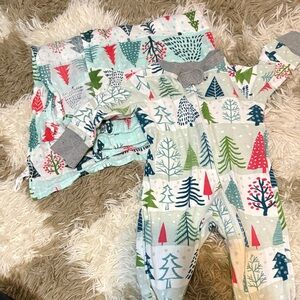 Pjs and blanket 💚❤️